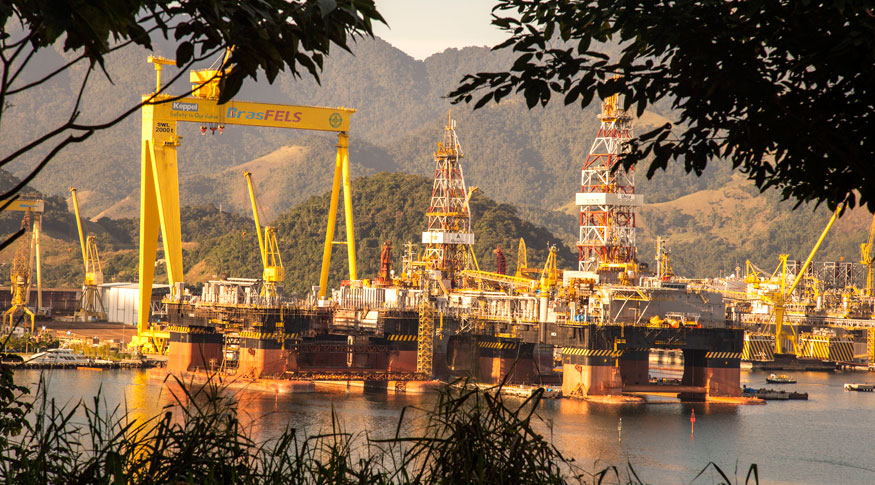 #praCegoVer Plataforma de petróleo