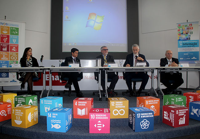 galeria-1 #praCegoVer Mesa de abertura do III Encontro de Produtores de Informação Visando à Agenda 2030